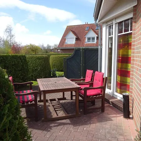 Komfortable Doppelhaushaelfte Und Grossem Garten By Interhome Dornumergrode