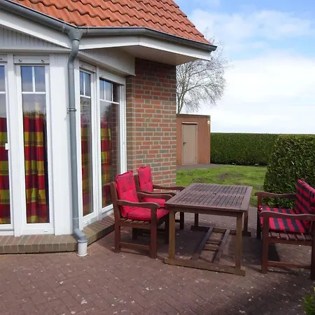 Komfortable Doppelhaushaelfte Und Grossem Garten By Interhome Vakantiehuis Dornumergrode
