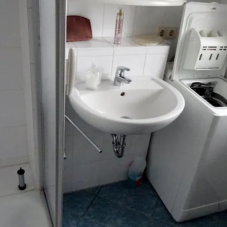 Prázdninový dům Komfortable Doppelhaushaelfte Und Grossem Garten By Interhome Dornumergrode
