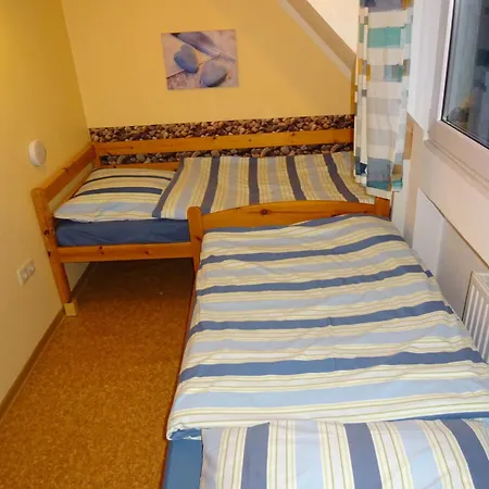 Komfortable Doppelhaushaelfte Und Grossem Garten By Interhome Prázdninový dům Dornumergrode