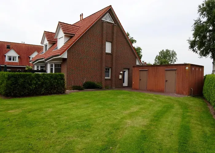 Komfortable Doppelhaushaelfte Und Grossem Garten By Interhome Vakantiehuis *